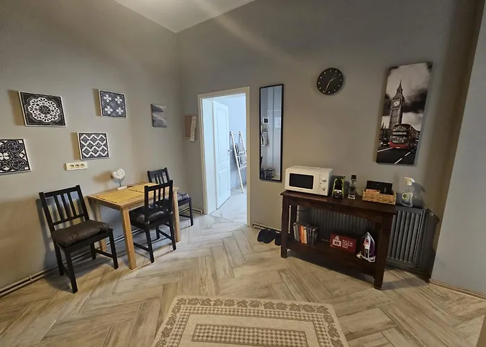 Zig Zag 4- Old Town アパート